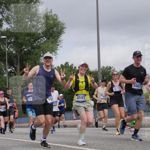 29.06.2025 - hella hamburg halbmarathon Luisa Fischer http://msf.ph/oto/8445342 29.06.2025 10:27:23 Kennedybrücke 1415, 2766, 11300, 1357, 701, 4597, 1005, 7414, 4122, 5661, 1821, 1005, 1009, 1304, 2108, 2766, 3185, 3579, 4122, 4391, 4597, 5055, 5160, 5661, 7013, 8149, 8676, 8717, 9603, 9715 meine-sportfotos.de