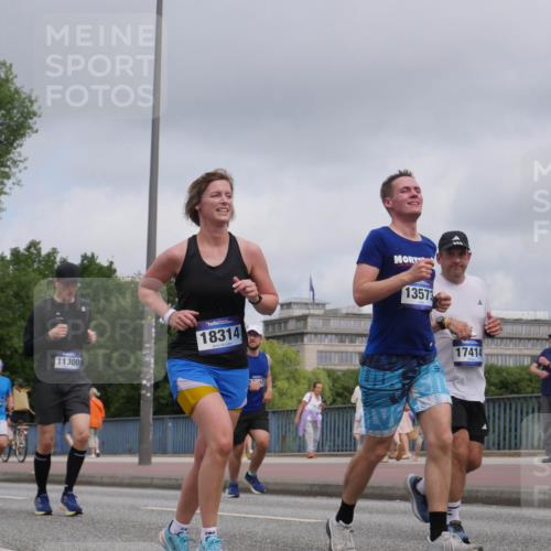 29.06.2025 - hella hamburg halbmarathon Luisa Fischer http://msf.ph/oto/8445394 29.06.2025 10:27:26 Kennedybrücke 2766, 1454, 15456, 11300, 18314, 13573, 17414, 1005, 1009, 1304, 2766, 3185, 3579, 4122, 4597, 4993, 5055, 5160, 5661, 7013, 8149, 8297, 8676, 8717, 9603 meine-sportfotos.de