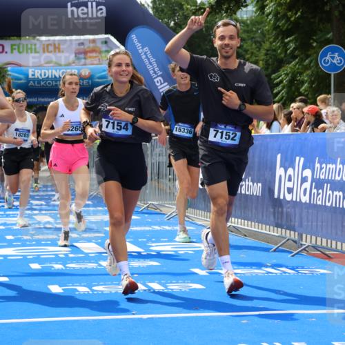 29.06.2025 - hella hamburg halbmarathon Strokosch-Dieckow http://msf.ph/oto/8445406 29.06.2025 10:39:32 Ziel 1343, 1358, 2546, 2972, 4888, 7152, 7154, 8346, 9116, 9265, 11284, 11806, 12372, 14077, 15094, 15336, 15828, 15965, 17215, 17360, 17425, 18154, 18285, 18803 meine-sportfotos.de