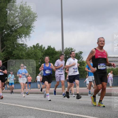 29.06.2025 - hella hamburg halbmarathon Luisa Fischer http://msf.ph/oto/8445415 29.06.2025 10:27:29 Kennedybrücke 5160, 3141, 11415, 17513, 8717, 579, 11454, 1009, 1304, 1545, 2766, 3579, 4993, 5055, 5160, 8141, 8297, 8676, 8717, 9603 meine-sportfotos.de