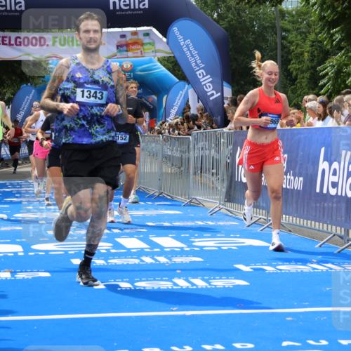 29.06.2025 - hella hamburg halbmarathon Strokosch-Dieckow http://msf.ph/oto/8445437 29.06.2025 10:39:30 Ziel 1343, 2546, 2972, 6152, 7152, 7154, 8346, 9116, 9265, 11284, 11806, 12335, 12372, 14077, 15013, 15094, 15336, 15828, 15965, 17215, 17360, 18154, 18285, 18803 meine-sportfotos.de