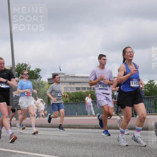 29.06.2025 - hella hamburg halbmarathon Luisa Fischer http://msf.ph/oto/8445464 29.06.2025 10:27:31 Kennedybrücke 5055, 5160, 393, 18109, 17513, 11415, 87, 1545, 2766, 3579, 4993, 5055, 5160, 5258, 8141, 8297, 8717, 9603 meine-sportfotos.de