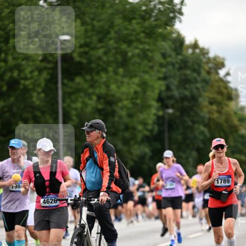 29.06.2025 - hella hamburg halbmarathon Dr. Thomas Lammeyer http://msf.ph/oto/8445474 29.06.2025 10:58:12 Kennedybrücke 1017, 1744, 1789, 1900, 1984, 2079, 2146, 2528, 2701, 3226, 4591, 4626, 4685, 4801, 5514, 5804, 5817, 5857, 5993, 6273, 7068, 7876, 8189, 8906, 8924, 9138, 9531, 9771, 10175, 10207, 11390 meine-sportfotos.de