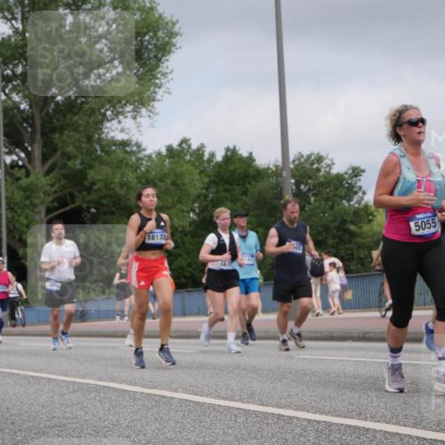 29.06.2025 - hella hamburg halbmarathon Luisa Fischer http://msf.ph/oto/8445493 29.06.2025 10:27:32 Kennedybrücke 1545, 13998, 18132, 161, 141, 5055, 593, 1545, 2766, 3579, 4646, 4993, 5055, 5160, 5258, 5260, 8141, 8297, 8717, 9603 meine-sportfotos.de