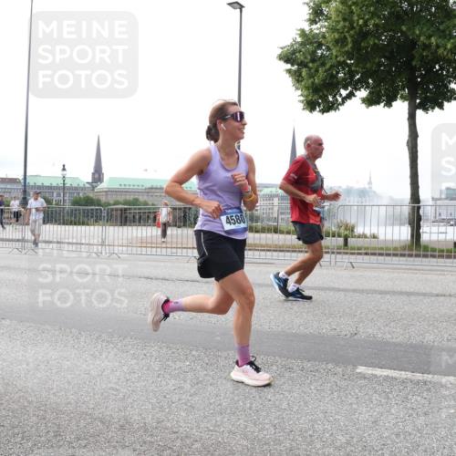 29.06.2025 - hella hamburg halbmarathon Lena Gebhardt http://msf.ph/oto/8445520 29.06.2025 10:29:58 Lombardsbrücke 4580, 1063, 1097, 1547, 1661, 1694, 2302, 2699, 3443, 3524, 3573, 3613, 4395, 4580, 5063, 5322, 5350, 6598, 6616, 6626, 7517, 7832, 8388, 8792, 8941, 9095, 9937, 10162, 10322, 10996, 11249, 11269, 11376, 11444, 11634, 12086, 12216, 12227, 12305, 12504, 12537, 12710, 13031, 13382, 13810, 14304, 15266, 16182, 16306, 16601, 16604, 16662, 16735, 16769, 17529, 17945, 18046, 18385, 18503 meine-sportfotos.de