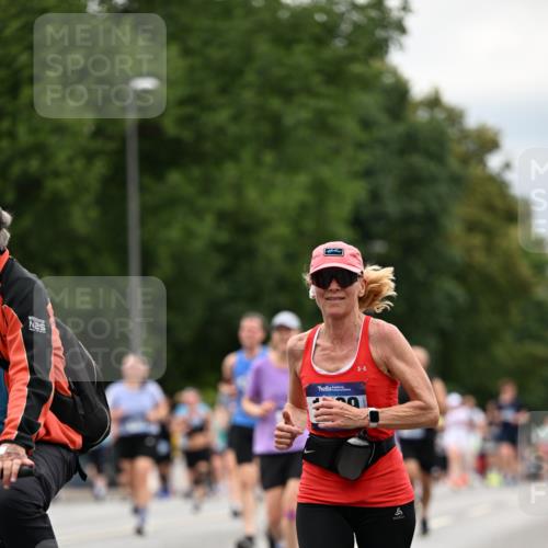 29.06.2025 - hella hamburg halbmarathon Dr. Thomas Lammeyer http://msf.ph/oto/8445521 29.06.2025 10:58:15 Kennedybrücke 1017, 1744, 1789, 1900, 1984, 2079, 2146, 2372, 2528, 2701, 2761, 3187, 3226, 4591, 4626, 4685, 4801, 5514, 5804, 5817, 5857, 5993, 6273, 7068, 7876, 8189, 8906, 8924, 9138, 9531, 9771, 10175, 10207, 11390 meine-sportfotos.de