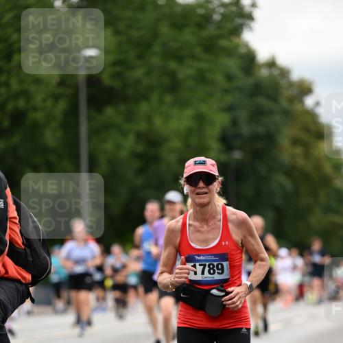 29.06.2025 - hella hamburg halbmarathon Dr. Thomas Lammeyer http://msf.ph/oto/8445534 29.06.2025 10:58:15 Kennedybrücke 1017, 1744, 1789, 1900, 1984, 2079, 2146, 2372, 2528, 2701, 2761, 3187, 3226, 4591, 4626, 4685, 4801, 5514, 5804, 5817, 5857, 5993, 6273, 7068, 7876, 8189, 8906, 8924, 9138, 9531, 9771, 10175, 10207, 11390 meine-sportfotos.de