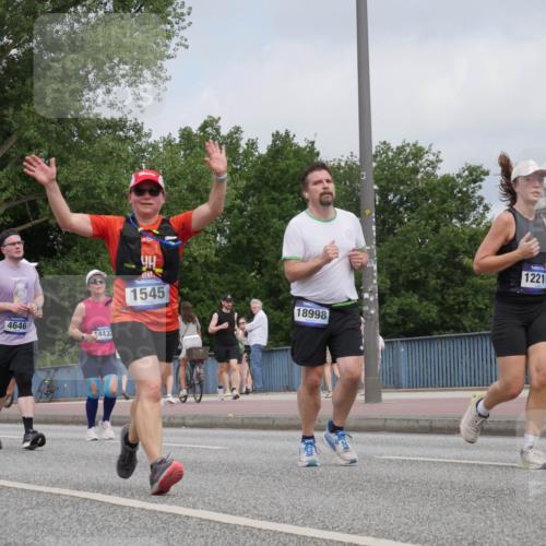 29.06.2025 - hella hamburg halbmarathon Luisa Fischer http://msf.ph/oto/8445538 29.06.2025 10:27:35 Kennedybrücke 4646, 14433, 1545, 18998, 12210, 1545, 3579, 4646, 4993, 5055, 5160, 5258, 5260, 8141, 8297, 8717, 9603 meine-sportfotos.de