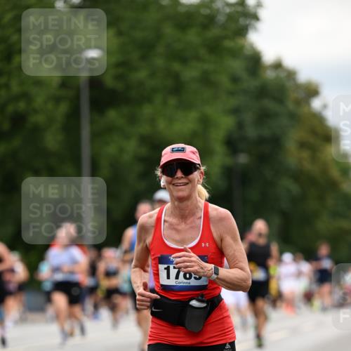 29.06.2025 - hella hamburg halbmarathon Dr. Thomas Lammeyer http://msf.ph/oto/8445565 29.06.2025 10:58:15 Kennedybrücke 1017, 1744, 1789, 1900, 1984, 2079, 2146, 2372, 2528, 2701, 2761, 3187, 3226, 4591, 4626, 4685, 4801, 5514, 5804, 5817, 5857, 5993, 6273, 7068, 7876, 8189, 8906, 8924, 9138, 9531, 9771, 10175, 10207, 11390 meine-sportfotos.de