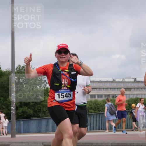29.06.2025 - hella hamburg halbmarathon Luisa Fischer http://msf.ph/oto/8445574 29.06.2025 10:27:37 Kennedybrücke 9, 1545, 12210, 1545, 4646, 4993, 5258, 5260, 5954, 8141, 8297, 8918, 8920 meine-sportfotos.de