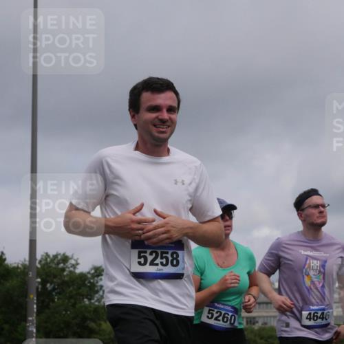29.06.2025 - hella hamburg halbmarathon Luisa Fischer http://msf.ph/oto/8445642 29.06.2025 10:27:40 Kennedybrücke 5258, 5260, 4646, 1545, 4162, 4646, 5039, 5258, 5260, 5954, 7426, 8141, 8187, 8918, 8920 meine-sportfotos.de