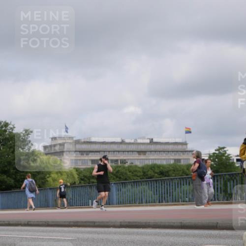 29.06.2025 - hella hamburg halbmarathon Luisa Fischer http://msf.ph/oto/8445660 29.06.2025 10:27:41 Kennedybrücke 4162, 4646, 5039, 5258, 5260, 5954, 7426, 8141, 8187, 8918, 8920 meine-sportfotos.de