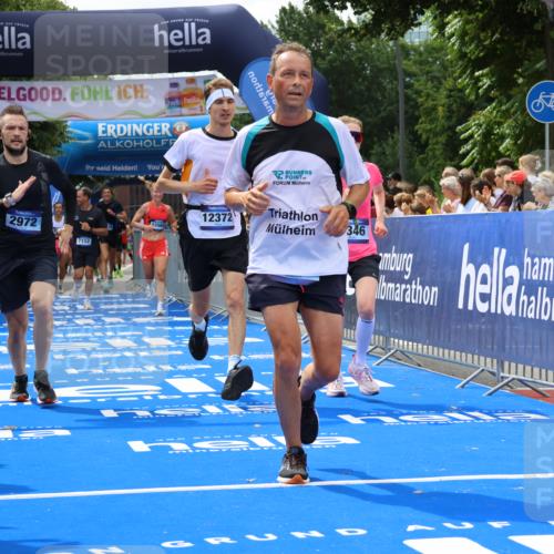 29.06.2025 - hella hamburg halbmarathon Strokosch-Dieckow http://msf.ph/oto/8445684 29.06.2025 10:39:26 Ziel 1343, 2546, 2972, 6037, 6152, 7152, 7154, 8346, 9116, 9265, 12335, 12372, 14359, 15013, 15336, 15828, 15866, 15965, 18285 meine-sportfotos.de