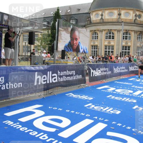 29.06.2025 - hella hamburg halbmarathon Michael Strokosch http://msf.ph/oto/8445696 29.06.2025 10:27:17 Ziel 9097, 15583, 18037, 18124 meine-sportfotos.de
