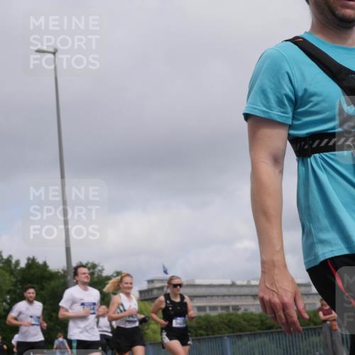 29.06.2025 - hella hamburg halbmarathon Luisa Fischer http://msf.ph/oto/8445730 29.06.2025 10:27:45 Kennedybrücke 8918, 4162, 4646, 5039, 5260, 5954, 7426, 7920, 8187, 8918, 8920 meine-sportfotos.de