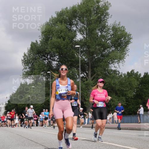 29.06.2025 - hella hamburg halbmarathon Luisa Fischer http://msf.ph/oto/8445745 29.06.2025 10:27:48 Kennedybrücke 14143, 4162, 8187, 16251, 4162, 5039, 5954, 7426, 7920, 8187, 8918, 8920 meine-sportfotos.de