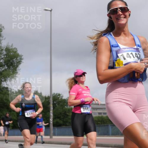 29.06.2025 - hella hamburg halbmarathon Luisa Fischer http://msf.ph/oto/8445777 29.06.2025 10:27:50 Kennedybrücke 4169, 8187, 14142, 1389, 4162, 5039, 5954, 7426, 7920, 8187, 8918, 8920 meine-sportfotos.de