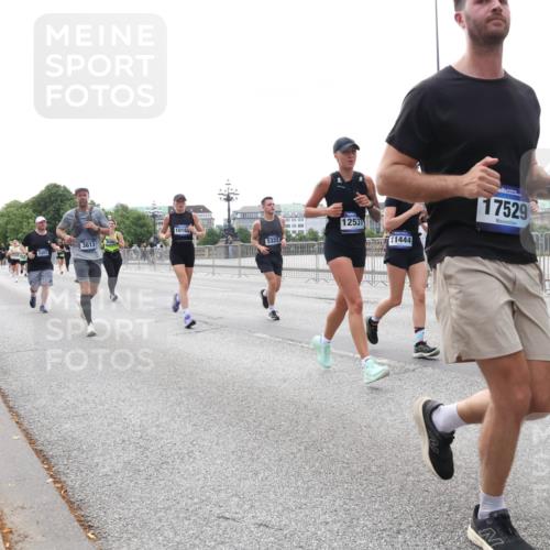 29.06.2025 - hella hamburg halbmarathon Lena Gebhardt http://msf.ph/oto/8445795 29.06.2025 10:30:01 Lombardsbrücke 10162, 1253, 3613, 5322, 2302, 11444, 17529, 1063, 1097, 1547, 1694, 2302, 2699, 3443, 3524, 3573, 3613, 4395, 4580, 5063, 5322, 5350, 6598, 6616, 6626, 7517, 7832, 8388, 8792, 8941, 9095, 9937, 10162, 10996, 11269, 11376, 11444, 11634, 12216, 12227, 12305, 12349, 12504, 12537, 12710, 13031, 13418, 13810, 14304, 15266, 16182, 16306, 16601, 16604, 16735, 16769, 17529, 17945, 18046, 18385, 18503, 18671 meine-sportfotos.de