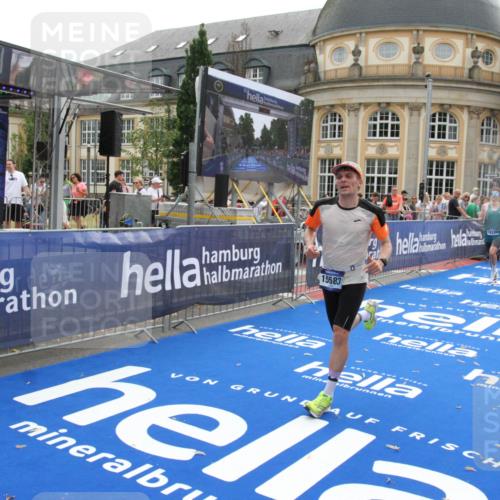 29.06.2025 - hella hamburg halbmarathon Michael Strokosch http://msf.ph/oto/8445847 29.06.2025 10:27:22 Ziel 14019, 15136, 15576, 15583, 18037, 18124 meine-sportfotos.de