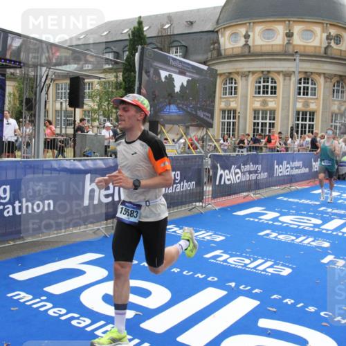29.06.2025 - hella hamburg halbmarathon Michael Strokosch http://msf.ph/oto/8445864 29.06.2025 10:27:22 Ziel 14019, 15136, 15576, 15583, 18037, 18124 meine-sportfotos.de