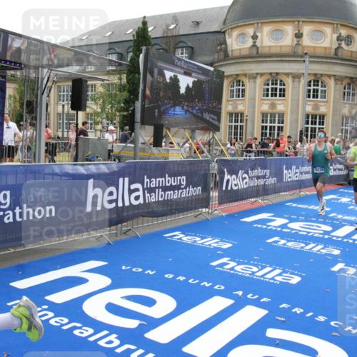 29.06.2025 - hella hamburg halbmarathon Michael Strokosch http://msf.ph/oto/8445877 29.06.2025 10:27:22 Ziel 14019, 15136, 15576, 15583, 18037, 18124 meine-sportfotos.de