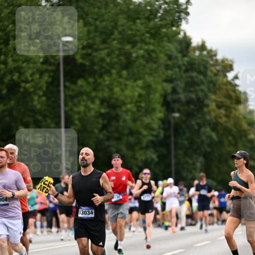 29.06.2025 - hella hamburg halbmarathon Dr. Thomas Lammeyer http://msf.ph/oto/8445968 29.06.2025 10:58:19 Kennedybrücke 1017, 1744, 1789, 1900, 1984, 2079, 2146, 2372, 2528, 2701, 2761, 3187, 3249, 4323, 4626, 4685, 4801, 5514, 5804, 5817, 5857, 5993, 6273, 6468, 7614, 7876, 8189, 8924, 9138, 9503, 9531, 9771, 10175, 10207, 11390 meine-sportfotos.de