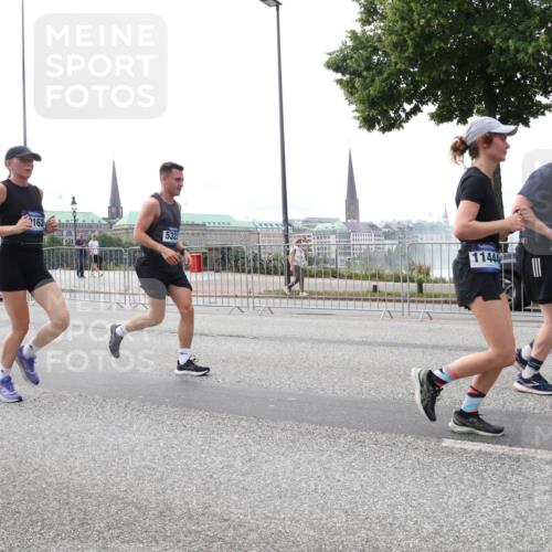 29.06.2025 - hella hamburg halbmarathon Lena Gebhardt http://msf.ph/oto/8445973 29.06.2025 10:30:02 Lombardsbrücke 162, 5322, 11444, 1063, 1097, 1547, 1694, 2302, 2699, 2901, 3443, 3524, 3573, 3613, 4395, 4580, 5063, 5322, 5350, 6598, 6616, 6626, 7517, 7832, 8388, 8792, 8941, 9095, 9937, 10162, 10996, 11269, 11376, 11444, 11634, 12216, 12227, 12305, 12349, 12350, 12504, 12537, 12710, 13031, 13418, 13810, 14304, 15266, 16182, 16306, 16601, 16604, 16735, 16769, 17529, 17945, 18046, 18385, 18503, 18671 meine-sportfotos.de