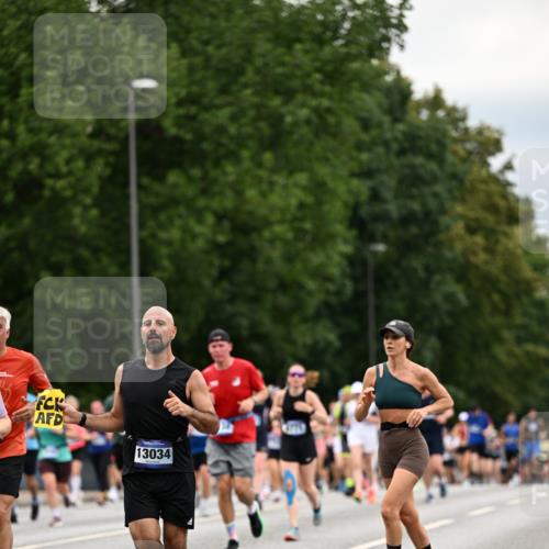 29.06.2025 - hella hamburg halbmarathon Dr. Thomas Lammeyer http://msf.ph/oto/8446009 29.06.2025 10:58:20 Kennedybrücke 1017, 1744, 1789, 1900, 1984, 2079, 2146, 2372, 2528, 2701, 2761, 3187, 3249, 4323, 4626, 4685, 4801, 4838, 5514, 5804, 5817, 5857, 5993, 6273, 6468, 7614, 8189, 8924, 9138, 9503, 9531, 9771, 10175, 10207, 11390 meine-sportfotos.de