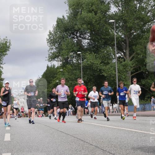 29.06.2025 - hella hamburg halbmarathon Luisa Fischer http://msf.ph/oto/8446011 29.06.2025 10:28:04 Kennedybrücke 6570, 1347, 15283, 306, 15942, 9063, 17954, 4221, 9080, 17850, 8167, 1395, 2477, 2944, 3421, 3786, 4221, 4719, 5358, 6524, 6526, 7528, 7975, 8167, 8502, 9063 meine-sportfotos.de