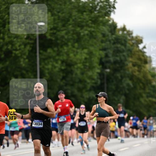 29.06.2025 - hella hamburg halbmarathon Dr. Thomas Lammeyer http://msf.ph/oto/8446024 29.06.2025 10:58:20 Kennedybrücke 1017, 1744, 1789, 1900, 1984, 2079, 2146, 2372, 2528, 2701, 2761, 3187, 3249, 4323, 4626, 4685, 4801, 4838, 5514, 5804, 5817, 5857, 5993, 6273, 6468, 7614, 8189, 8924, 9138, 9503, 9531, 9771, 10175, 10207, 11390 meine-sportfotos.de