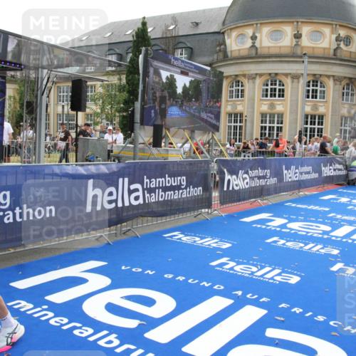 29.06.2025 - hella hamburg halbmarathon Michael Strokosch http://msf.ph/oto/8446055 29.06.2025 10:27:26 Ziel 14019, 15136, 15576, 18037, 18124 meine-sportfotos.de