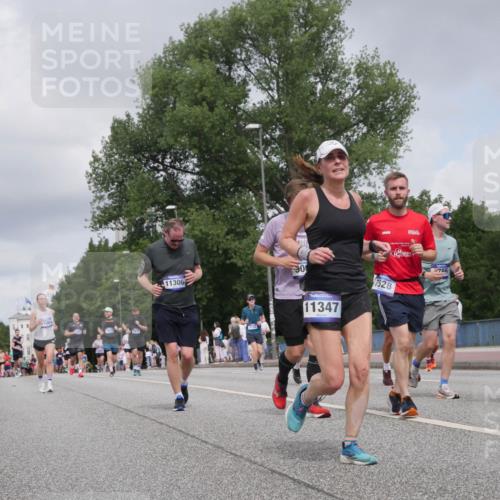 29.06.2025 - hella hamburg halbmarathon Luisa Fischer http://msf.ph/oto/8446115 29.06.2025 10:28:08 Kennedybrücke 6570, 15283, 11306, 90, 11347, 7528, 786, 15942, 1395, 2280, 2477, 3421, 3786, 4221, 4624, 5138, 6524, 6526, 7528, 7975, 8167, 8502, 9063 meine-sportfotos.de