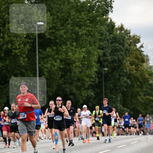 29.06.2025 - hella hamburg halbmarathon Dr. Thomas Lammeyer http://msf.ph/oto/8446146 29.06.2025 10:58:22 Kennedybrücke 1017, 1744, 1789, 1984, 2079, 2146, 2372, 2761, 3187, 3249, 4323, 4626, 4685, 4801, 4838, 5514, 5804, 5817, 5857, 5993, 6273, 6468, 7614, 8189, 8924, 9138, 9503, 9531, 9771, 10207, 11390 meine-sportfotos.de