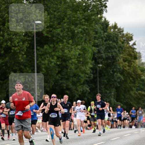 29.06.2025 - hella hamburg halbmarathon Dr. Thomas Lammeyer http://msf.ph/oto/8446159 29.06.2025 10:58:22 Kennedybrücke 1017, 1744, 1789, 1984, 2079, 2146, 2372, 2761, 3187, 3249, 4323, 4626, 4685, 4801, 4838, 5514, 5804, 5817, 5857, 5993, 6273, 6468, 7614, 8189, 8924, 9138, 9503, 9531, 9771, 10207, 11390 meine-sportfotos.de