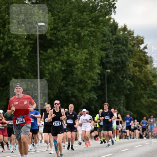 29.06.2025 - hella hamburg halbmarathon Dr. Thomas Lammeyer http://msf.ph/oto/8446162 29.06.2025 10:58:22 Kennedybrücke 1017, 1744, 1789, 1984, 2079, 2146, 2372, 2761, 3187, 3249, 4323, 4626, 4685, 4801, 4838, 5514, 5804, 5817, 5857, 5993, 6273, 6468, 7614, 8189, 8924, 9138, 9503, 9531, 9771, 10207, 11390 meine-sportfotos.de
