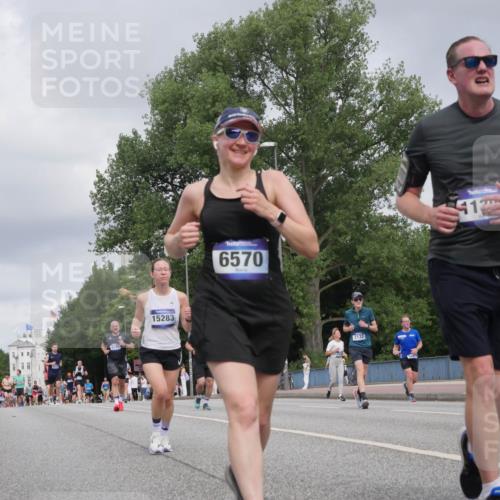 29.06.2025 - hella hamburg halbmarathon Luisa Fischer http://msf.ph/oto/8446174 29.06.2025 10:28:11 Kennedybrücke 15283, 6570, 2132, 413, 190, 1395, 2132, 2249, 2280, 2477, 3343, 3786, 4221, 4624, 5138, 5829, 5830, 7528, 8502, 9063 meine-sportfotos.de