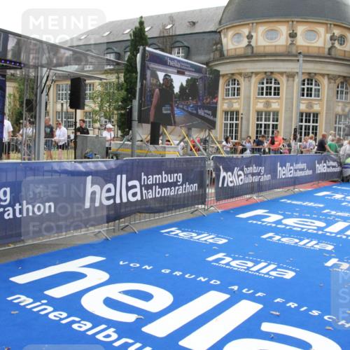 29.06.2025 - hella hamburg halbmarathon Michael Strokosch http://msf.ph/oto/8446181 29.06.2025 10:27:30 Ziel 4678, 9804, 13941, 14019, 15576, 18567, 19114 meine-sportfotos.de