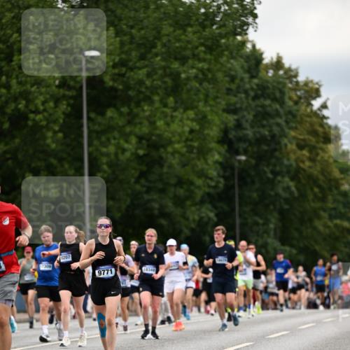 29.06.2025 - hella hamburg halbmarathon Dr. Thomas Lammeyer http://msf.ph/oto/8446242 29.06.2025 10:58:23 Kennedybrücke 1017, 1744, 1789, 1984, 2079, 2146, 2372, 2761, 3187, 3249, 4323, 4626, 4685, 4801, 4838, 5514, 5804, 5817, 5857, 5993, 6273, 6468, 7614, 8189, 8924, 9138, 9503, 9531, 9771, 10207, 11390 meine-sportfotos.de