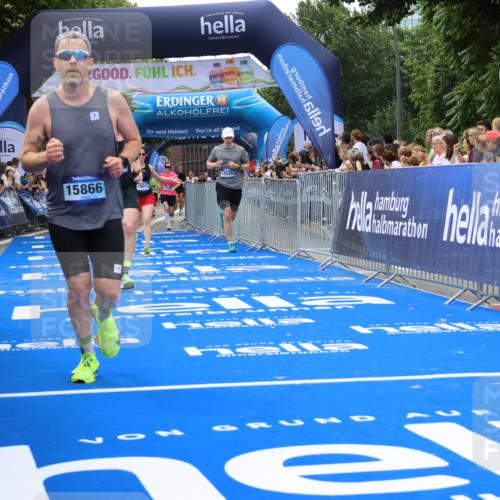 29.06.2025 - hella hamburg halbmarathon Strokosch-Dieckow http://msf.ph/oto/8446308 29.06.2025 10:39:21 Ziel 1343, 2044, 2546, 2972, 4565, 5752, 6037, 6152, 8319, 8346, 8925, 12046, 12335, 12372, 13479, 14359, 15013, 15866, 17646 meine-sportfotos.de