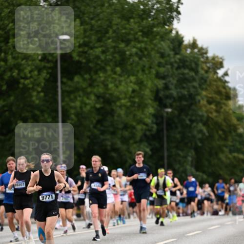 29.06.2025 - hella hamburg halbmarathon Dr. Thomas Lammeyer http://msf.ph/oto/8446312 29.06.2025 10:58:24 Kennedybrücke 1017, 1744, 1789, 1984, 2079, 2146, 2372, 2761, 3187, 3249, 4323, 4626, 4685, 4801, 4838, 5514, 5804, 5817, 5857, 5993, 6273, 6468, 7614, 8189, 8924, 9138, 9503, 9531, 9771, 10207, 11390 meine-sportfotos.de