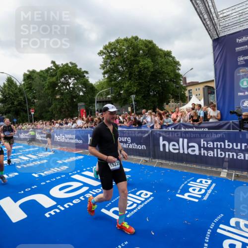 29.06.2025 - hella hamburg halbmarathon Zöllner http://msf.ph/oto/8446323 29.06.2025 10:57:45 Ziel 1715, 1719, 1972, 2606, 7833, 10133, 12440, 12774, 13523, 14951, 15217, 15220, 16418, 17201, 17455, 17769, 17814, 18388, 18508, 18727, 18985 meine-sportfotos.de
