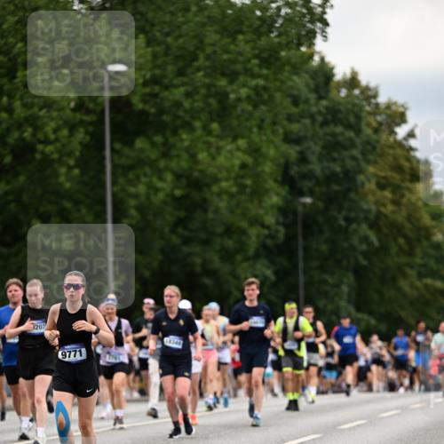 29.06.2025 - hella hamburg halbmarathon Dr. Thomas Lammeyer http://msf.ph/oto/8446328 29.06.2025 10:58:24 Kennedybrücke 1017, 1744, 1789, 1984, 2079, 2146, 2372, 2761, 3187, 3249, 4323, 4626, 4685, 4801, 4838, 5514, 5804, 5817, 5857, 5993, 6273, 6468, 7614, 8189, 8924, 9138, 9503, 9531, 9771, 10207, 11390 meine-sportfotos.de
