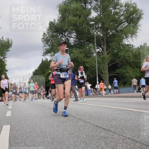 29.06.2025 - hella hamburg halbmarathon Luisa Fischer http://msf.ph/oto/8446341 29.06.2025 10:28:24 Kennedybrücke 1352, 3111, 15153, 1352, 2249, 3132, 6261 meine-sportfotos.de