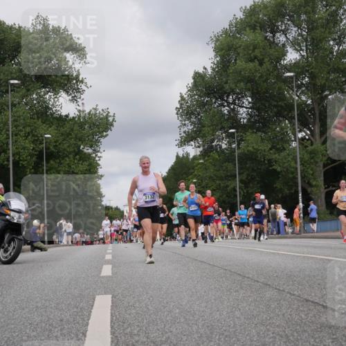 29.06.2025 - hella hamburg halbmarathon Luisa Fischer http://msf.ph/oto/8446344 29.06.2025 10:28:28 Kennedybrücke 3132, 8083, 9927, 4111, 13113, 1352, 3132, 4008, 4010, 4111, 6261, 8083, 9927 meine-sportfotos.de