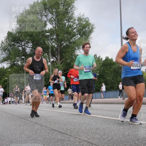 29.06.2025 - hella hamburg halbmarathon Luisa Fischer http://msf.ph/oto/8446411 29.06.2025 10:28:34 Kennedybrücke 4010, 9927, 4008, 8083, 3132, 4008, 4010, 4111, 4797, 8083, 8276, 8962, 9927 meine-sportfotos.de