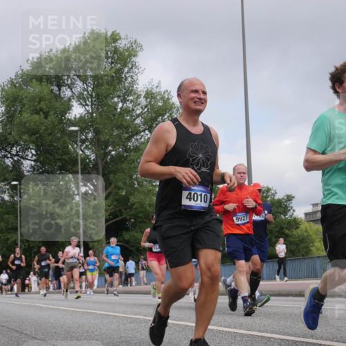 29.06.2025 - hella hamburg halbmarathon Luisa Fischer http://msf.ph/oto/8446430 29.06.2025 10:28:35 Kennedybrücke 164, 4010, 9927, 5, 4008, 3113, 3132, 4008, 4010, 4111, 4797, 8083, 8276, 8962, 9927 meine-sportfotos.de