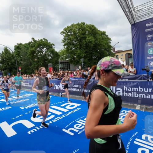 29.06.2025 - hella hamburg halbmarathon Zöllner http://msf.ph/oto/8446442 29.06.2025 10:57:47 Ziel 1715, 1719, 1972, 2034, 2606, 5391, 7833, 10133, 10599, 12440, 12774, 13523, 14737, 15217, 16418, 17201, 17455, 18388, 18508, 18727, 18985 meine-sportfotos.de