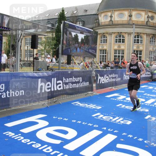 29.06.2025 - hella hamburg halbmarathon Michael Strokosch http://msf.ph/oto/8446458 29.06.2025 10:27:39 Ziel 2203, 7651, 8731, 10655, 12341, 17354, 18832 meine-sportfotos.de