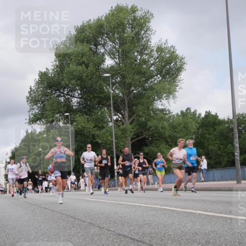29.06.2025 - hella hamburg halbmarathon Luisa Fischer http://msf.ph/oto/8446467 29.06.2025 10:28:38 Kennedybrücke 3099, 3113, 4008, 4010, 4111, 4797, 5814, 7778, 8083, 8276, 8962, 9927 meine-sportfotos.de