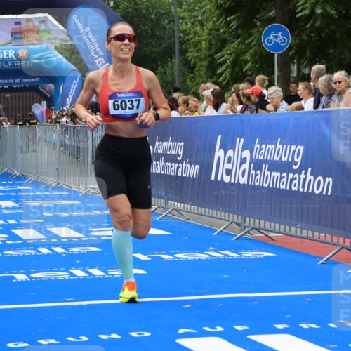 29.06.2025 - hella hamburg halbmarathon Strokosch-Dieckow http://msf.ph/oto/8446479 29.06.2025 10:39:20 Ziel 2044, 2546, 2972, 4565, 5752, 6037, 6152, 8319, 8346, 8925, 12046, 12335, 12372, 13479, 14311, 14359, 15013, 15866, 17646 meine-sportfotos.de